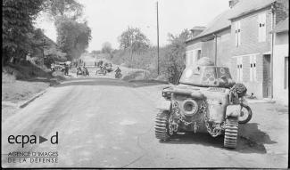 Chars R-35 du 24e BCC détruits à l’entrée de Montcornet, le 17 mai 1940 ©Kurt BOECKER/Luftwaffe K.B.K. 4/ECPAD/Défense/DAA 499 L3