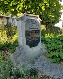 La stèle en l'honneur des soldats de la 3rd Armored Division à Soissons