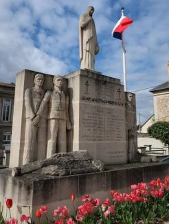 Le monument à la mémoire des morts du groupe de résistance de Neufchâtel-sur-Aisne