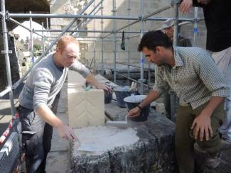 La fabrication des bornes est assurée par l’Association de Mise en Valeur du Château de Coucy, qui dispose d’une expertise dans ce domaine ©A.M.V.C.C.