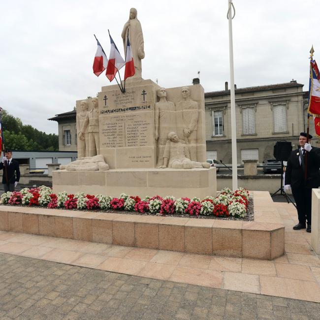 Le monument à la mémoire des morts du groupe de résistance de Neufchâtel-sur-Aisne